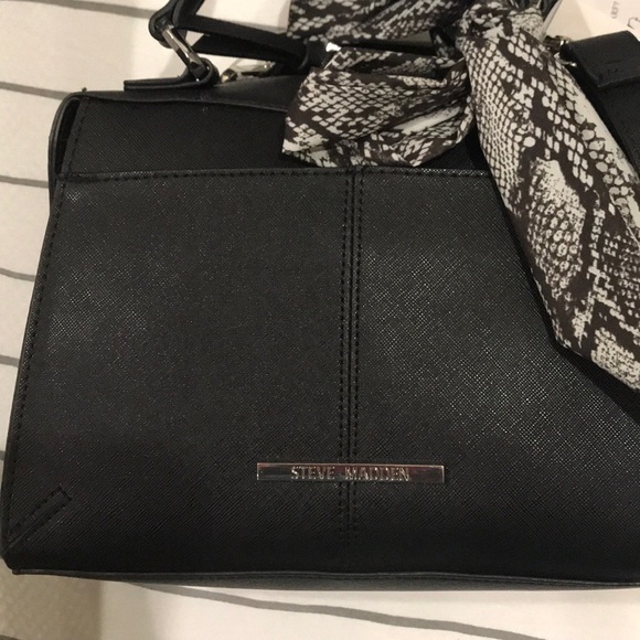 Steve Madden Bag with scarf detail - Picture 3 of 6